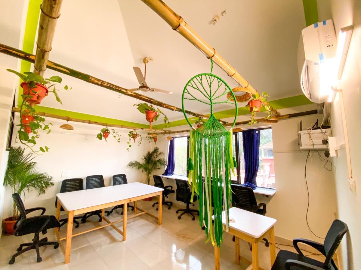 Nomadgao Vila Nova - Comfort, Great Views, Fast Wifi & Interesting People Anjuna Exterior foto